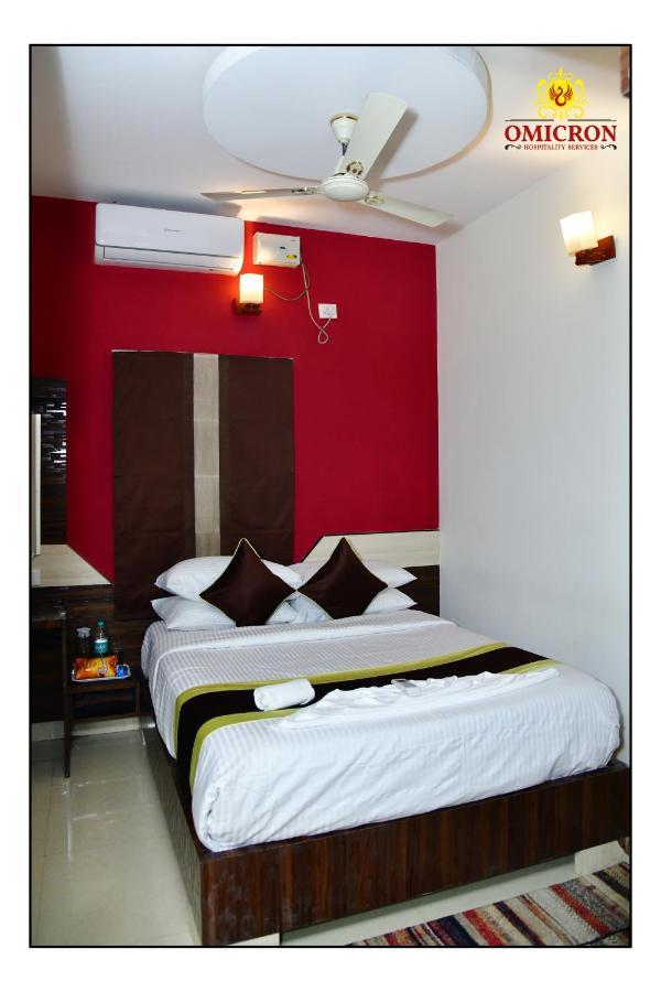 Hotel Omicron 1 Bhk Studio Room บังกาลอร์ ภายนอก รูปภาพ