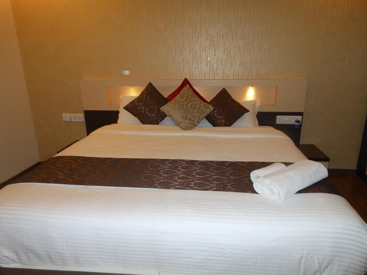 Hotel Omicron 1 Bhk Studio Room บังกาลอร์ ภายนอก รูปภาพ